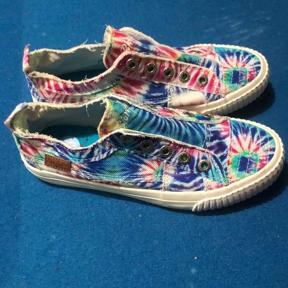 Blowfish tie dyed tennis shoes Size 7.5 - Picture 2 of 5